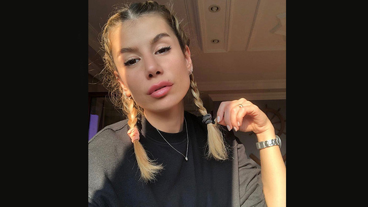 Survivor Walisonın eşi kimdir