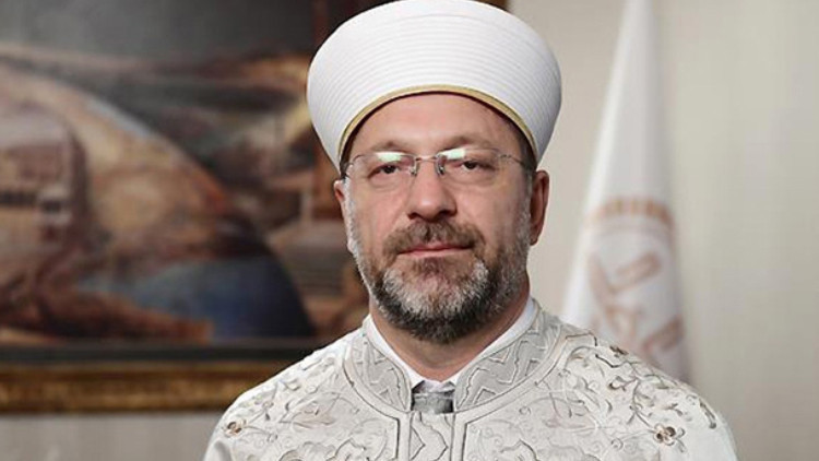 Diyanet İşleri Başkanı Erbaş: Yarın sabah namazı kılmak ve Kur’an okumak için camilerdeyiz