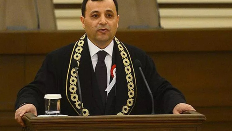 Zühtü Arslan kimdir, kaç yaşında, nereli Yeniden seçilen AYM Başkanı Zühtü Arslanın hayatı ve biyografisi