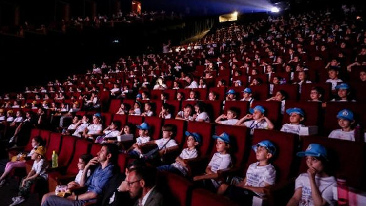 Bakanlıktan sinema salonlarına 14,2 milyon TL destek Bakanlıktan sinema salonlarına 14,2 milyon TL destek