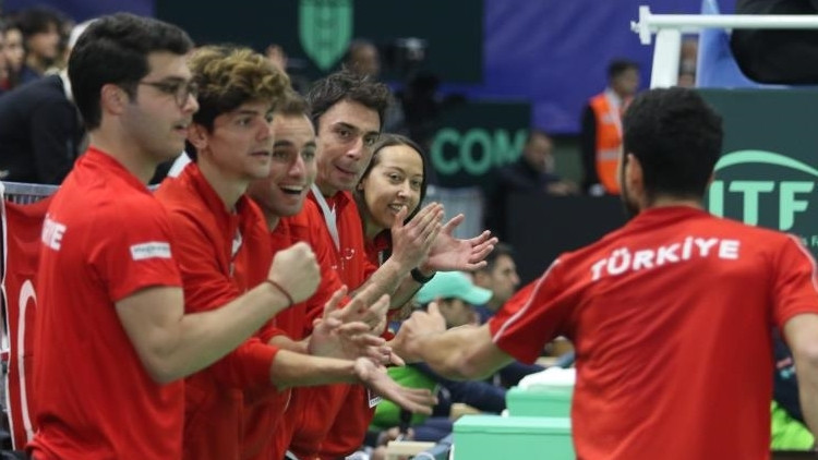 Tenis Milli Takımı, Davis Cup’ta ilk güne 2 galibiyetle başladı Tenis Milli Takımı, Davis Cup’ta ilk güne 2 galibiyetle başladı