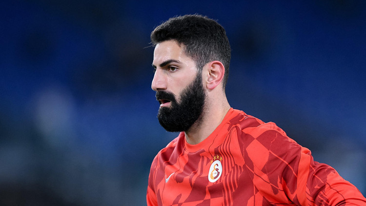 Galatasarayda İsmail Çipe ile yollar ayrıldı Galatasarayda İsmail Çipe ile yollar ayrıldı