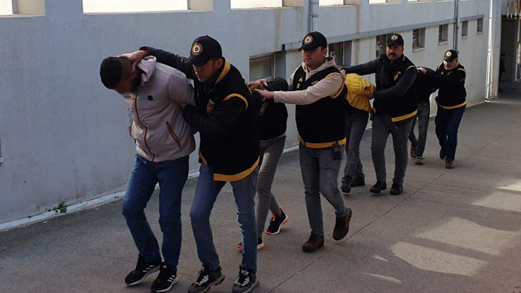 Deprem bölgesinde yağma ve hırsızlığa 93 tutuklama