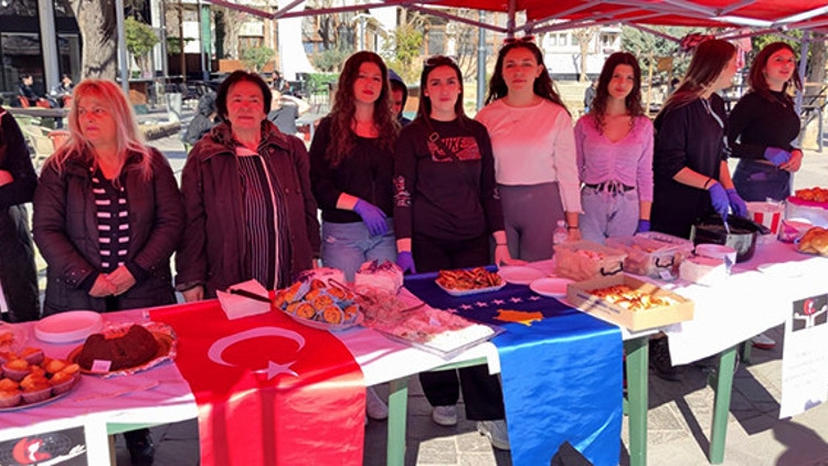 Depremzedeler için Kosova’da kermes