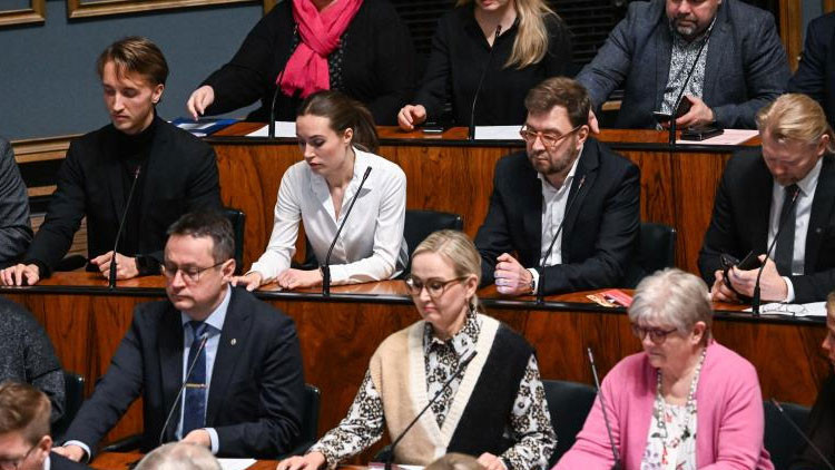 Finlandiya Parlamentosundan NATO tasarısına onay