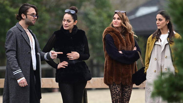 O Kız final bölümü fragmanı yayınlandı O Kız 23. son bölüme Zeynepin gerçek babasını öğrenmesi damga vurdu İşte son bölüm izleme ekranı O Kız final bölümü fragmanı yayınlandı O Kız 23. son bölüme Zeynepin gerçek babasını öğrenmesi damga vurdu İşte son bölüm izleme ekranı