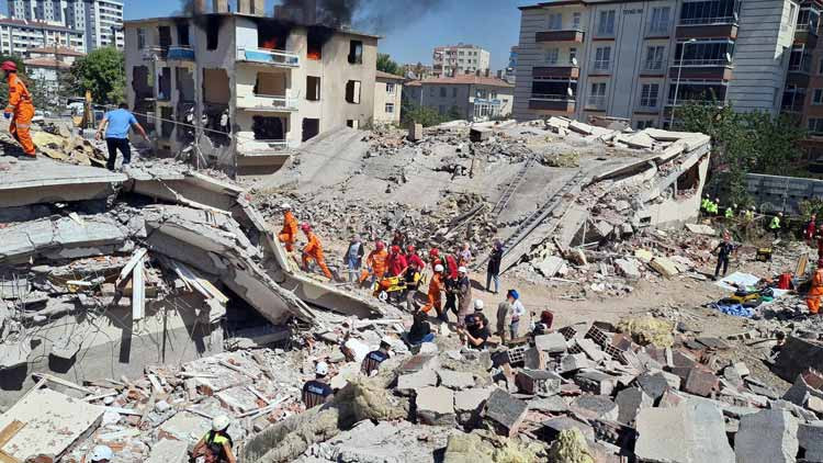 AFAD açıkladı... Yıkımların olduğu yerler çoğunlukla fay hattında