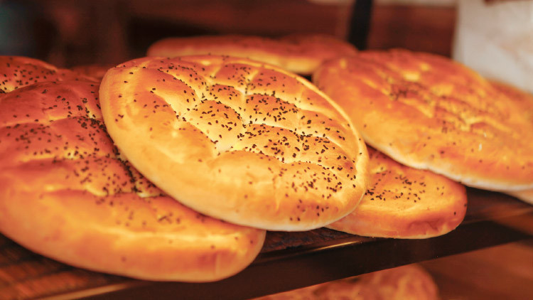 Ramazan pidesinin fiyatı belli oldu: 10 TL Ramazan pidesinin fiyatı belli oldu: 10 TL