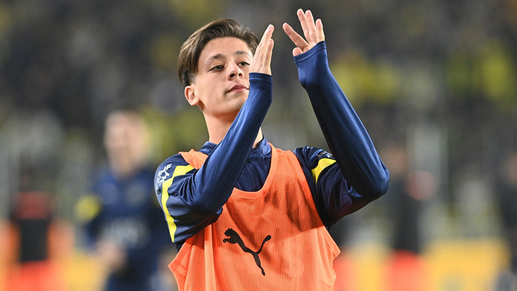 Fenerbahçeli Arda Güler, geleceğin en büyük 9 yıldız adayı arasında Fenerbahçeli Arda Güler, geleceğin en büyük 9 yıldız adayı arasında
