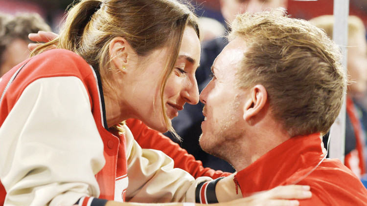 Teknik direktörü aşk mı yaktı