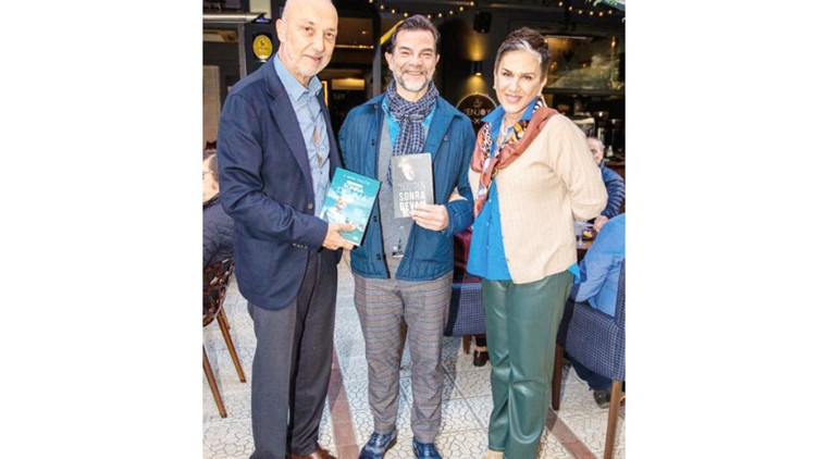 Akın Öngör deneyimlerini İzmirlilerle paylaştı