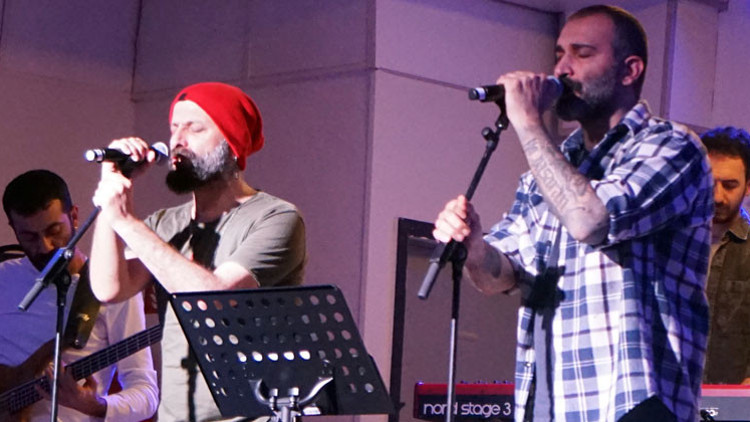 Hannover’de depremzede yararına ‘Mengene’ konseri