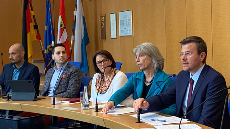 Sorunlar ancak dayanışmayla çözülür