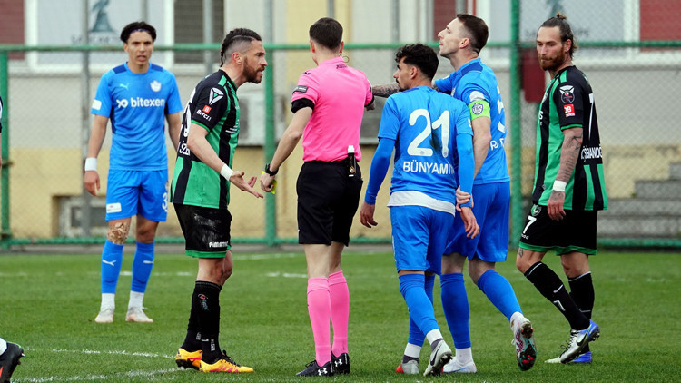 Tuzlaspor, Denizlispor engelini 3-0 ile geçti Tuzlaspor, Denizlispor engelini 3-0 ile geçti