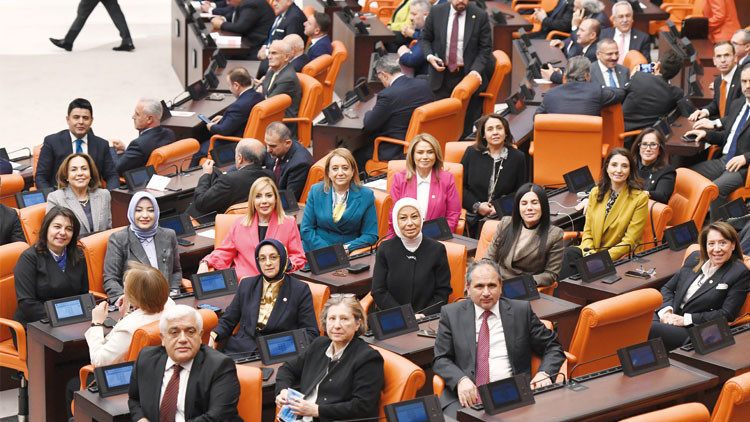 İlkleri ve rekorlarıyla 27. Dönem