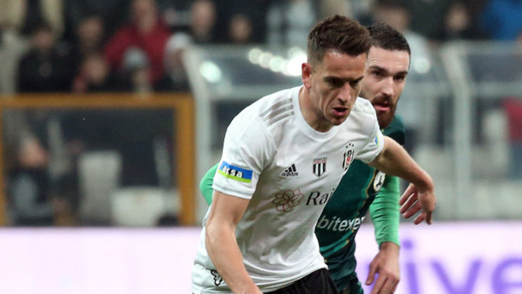 Beşiktaşta Amir Hadziahmetovic cezalı duruma düştü Beşiktaşta Amir Hadziahmetovic cezalı duruma düştü