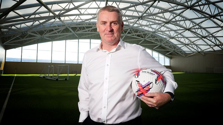 Leicester Citynin yeni teknik direktörü Dean Smith oldu