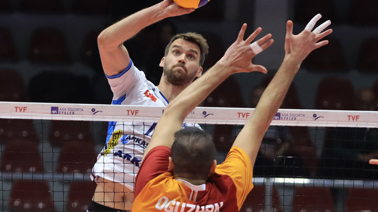 Arkas Spor, Galatasaray HDI Sigortayı 3-1 mağlup etti