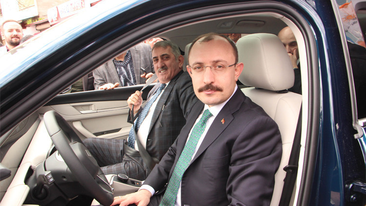 Bakan Muş, açılışa TOGG T10X ile geldi