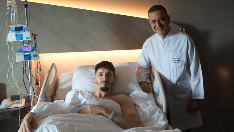 Fenerbahçeden Altay Bayındır açıklaması Bel fıtığı ameliyatı oldu