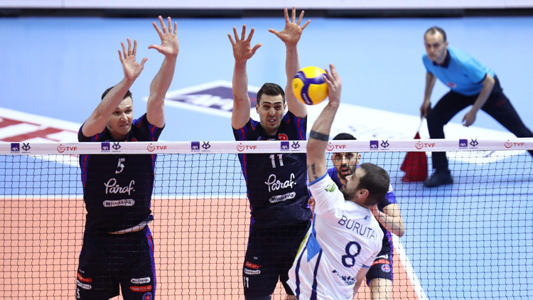 Erkekler AXA Sigorta Kupa Voleyde ilk finalist Halkbank Erkekler AXA Sigorta Kupa Voleyde ilk finalist Halkbank