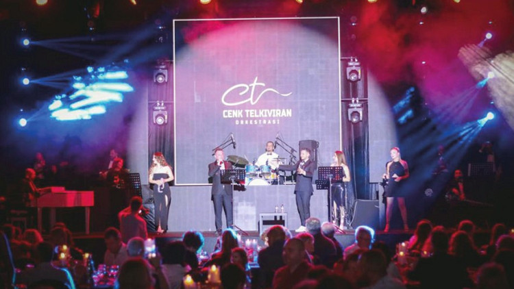 Cenk Telkıvıran Orkestrası rekora koşuyor Cenk Telkıvıran Orkestrası rekora koşuyor