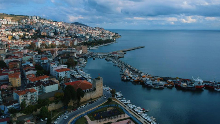 Nüfusu 220 bin olan Sinop, 2,5 milyon ziyaretçi bekliyor Nüfusu 220 bin olan Sinop, 2,5 milyon ziyaretçi bekliyor