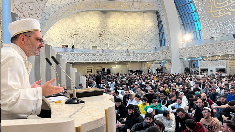 Köln DİTİB Merkez Camii’nde bayram sevinci