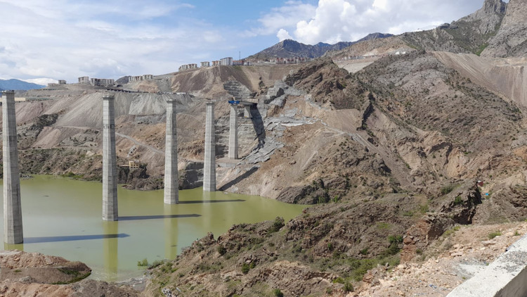 Yusufelindeki heyelanda, inşası süren viyadük zarar görmedi