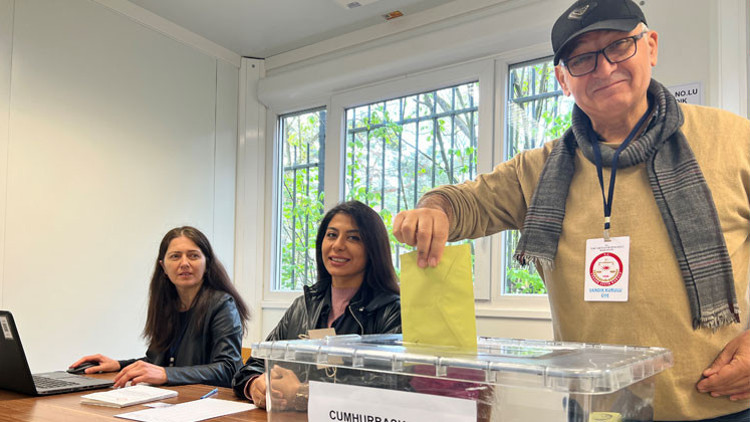 Demokratik Almanya’dan şaşırtan karar