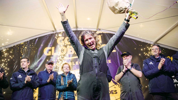 Yelkenlide 234 gün... Denizdeki ‘Altın Küre’ ilk kez bir kadının Yelkenlide 234 gün... Denizdeki ‘Altın Küre’ ilk kez bir kadının