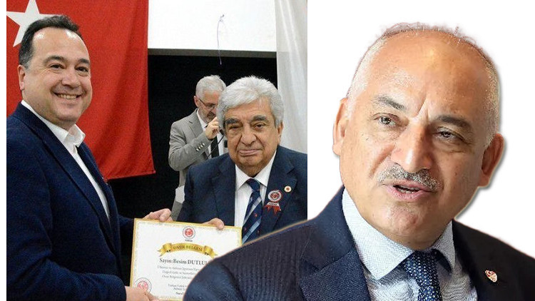 TÜRFAD İnsanlar Yaşarken anılmalıdır ödül töreninde TFF Başkanı Büyükekşi ödüle layık görüldü
