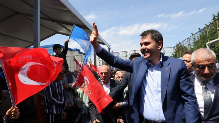 Bakan Kurum, Maltepe’de 3 ayrı mahallede müjdeler verdi