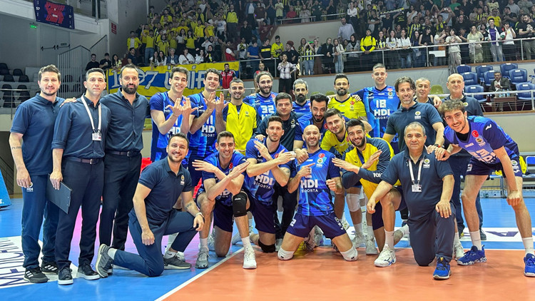 Fenerbahçe sezonu 3. tamamladı