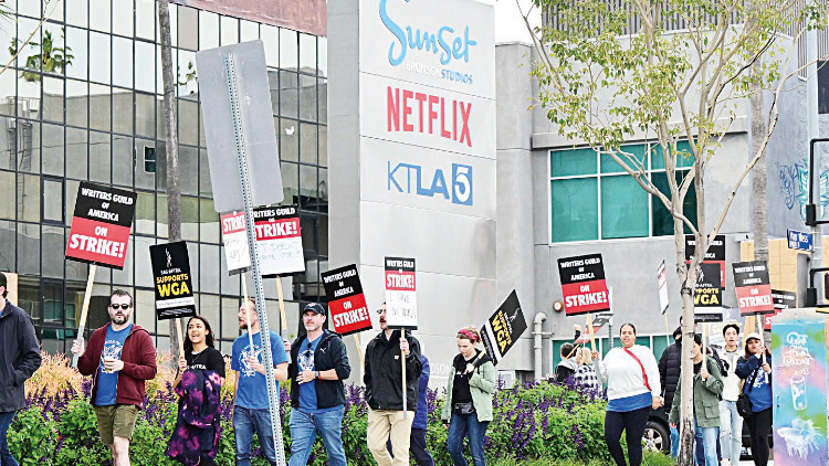 Hollywood yazarları yapay zekâya karşı