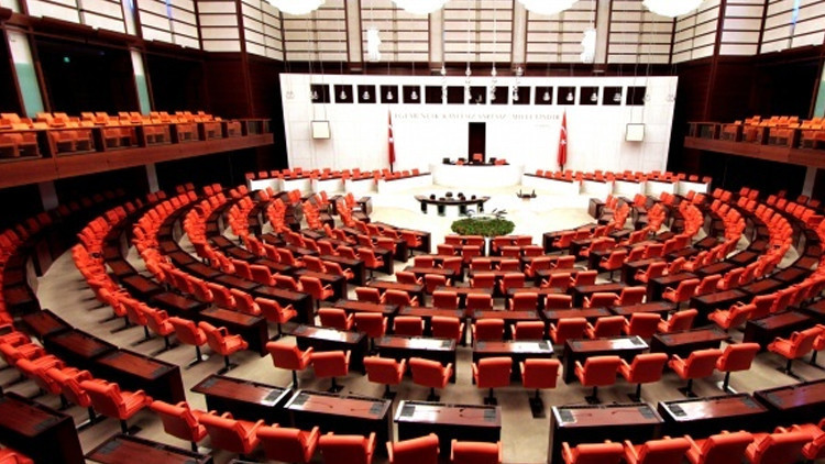 Her 5 vekilden sadece 1’i kadın