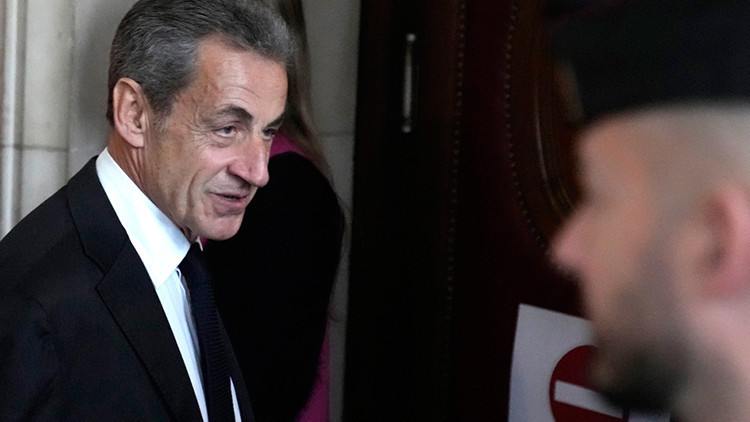 Paris Temyiz Mahkemesinden Sarkozy’e elektronik kelepçe kararı