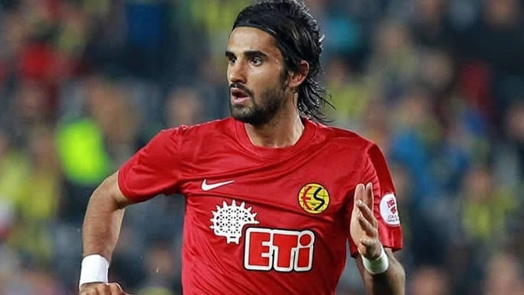 Alper Potuk’tan Eskişehirspor için duygusal paylaşım Alper Potuk’tan Eskişehirspor için duygusal paylaşım