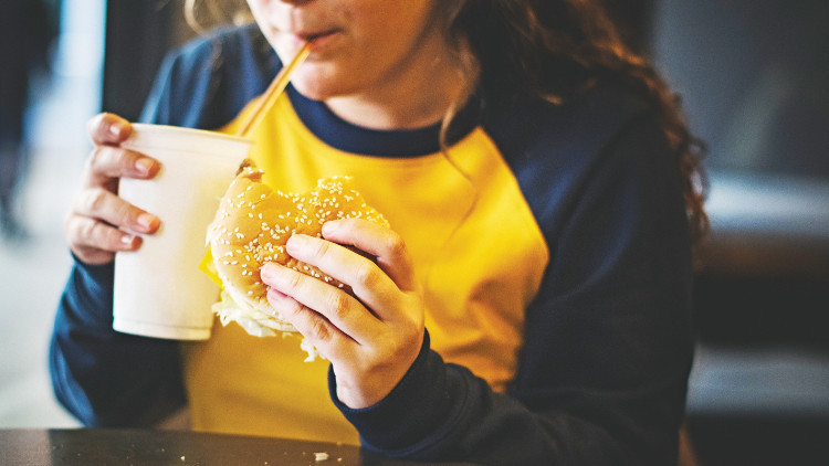 Çocuğunuzun ödülü hamburger olmasın