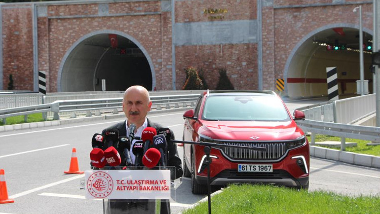 Yeni Zigana Tünelinden 100 bin araç geçti Yeni Zigana Tünelinden 100 bin araç geçti