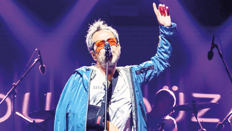 4 günde 16 sanatçıyı ağırladı