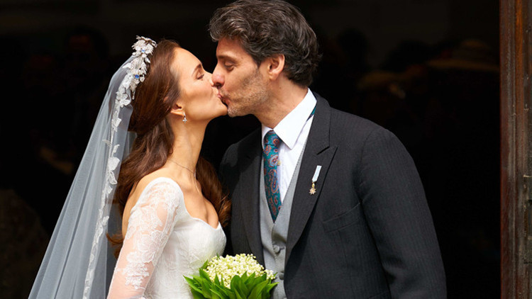 Kimse bu kadar heyecanlanmasını beklemiyordu: Gelin, nikahın ortasında bayıldı