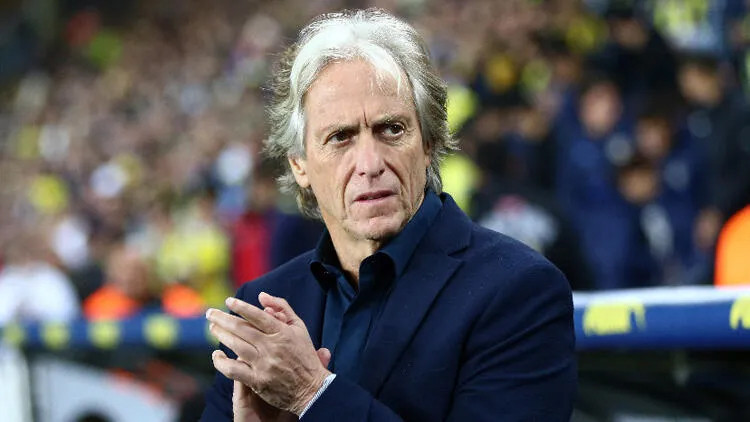 Süper Ligde son haftalara girilirken dikkat çeken şampiyonluk yorumu: Galatasarayın görünmeyen kahramanı Jorge Jesus Süper Ligde son haftalara girilirken dikkat çeken şampiyonluk yorumu: Galatasarayın görünmeyen kahramanı Jorge Jesus