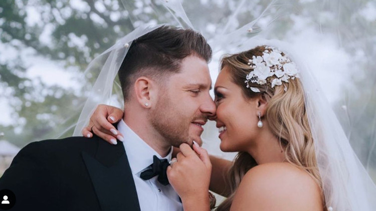 Elini göğsüne götürdü ve korkunç gerçeği fark etti: Balayından bir gün önce kabusa uyandı