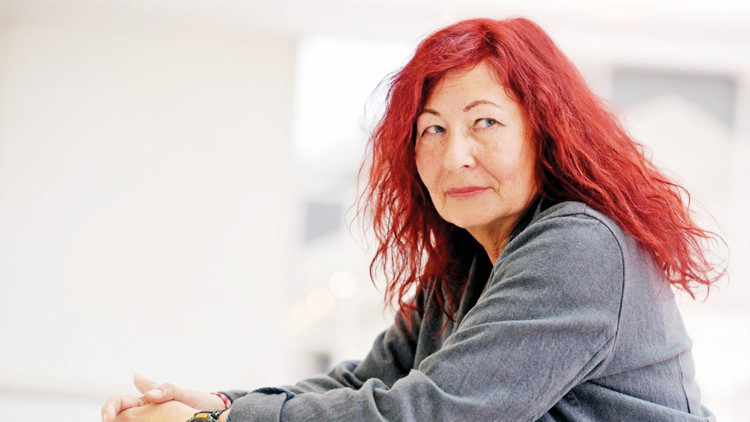 Bir erkek konuşuyor