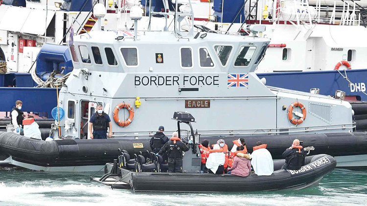 Brexit hesabı tutmadı... İngiltere’ye rekor göçmen girişi Brexit hesabı tutmadı... İngiltere’ye rekor göçmen girişi