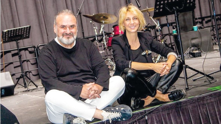 YüzdeYüz İlham Veren Sohbetler Dünyanın ayakta alkışladığı tenor: Hakan Aysev