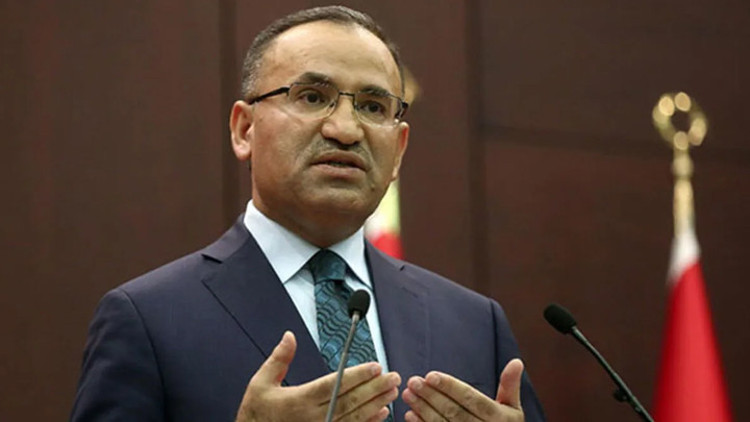 Bakan Bozdağ: İmralı’da teröristbaşı Öcalan ile hiçbir görüşme yapılmamıştır Bakan Bozdağ: İmralı’da teröristbaşı Öcalan ile hiçbir görüşme yapılmamıştır