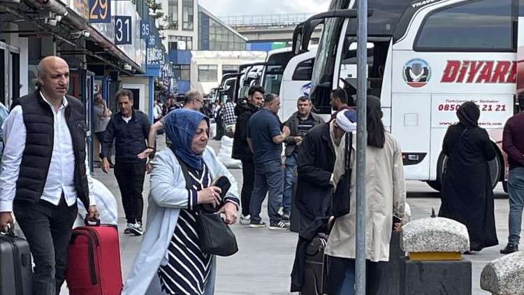 Otogarlarda seçim hareketliliği