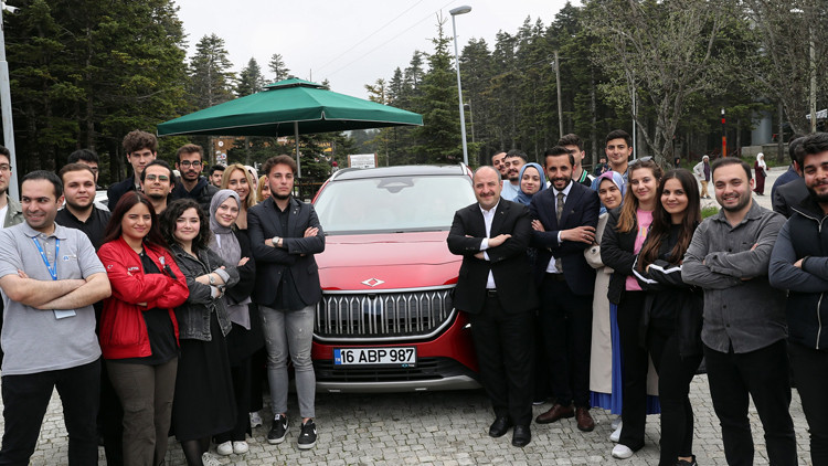 Bakan Varank: Togg gibi zirve projeye, Uludağ gibi bir zirve yakışır